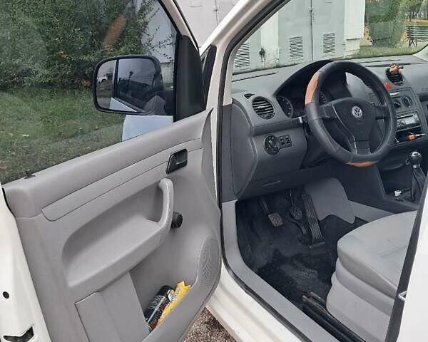 Білий Фольксваген Кадді, об'ємом двигуна 1.4 л та пробігом 157 тис. км за 4700 $, фото 1 на Automoto.ua
