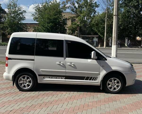 Белый Фольксваген Кадди, объемом двигателя 1.98 л и пробегом 470 тыс. км за 4900 $, фото 1 на Automoto.ua