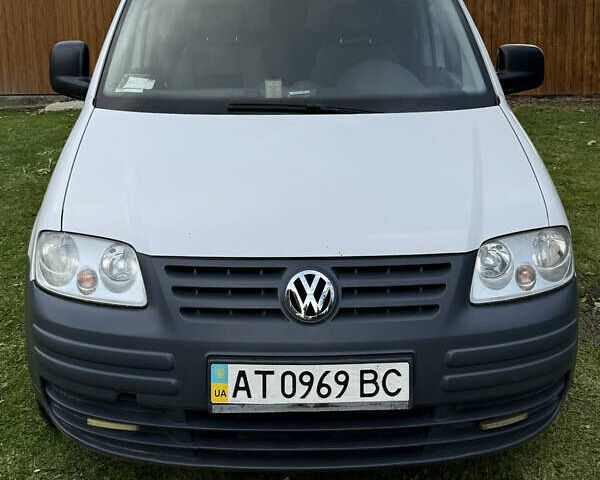 Белый Фольксваген Кадди, объемом двигателя 2 л и пробегом 141 тыс. км за 5100 $, фото 1 на Automoto.ua