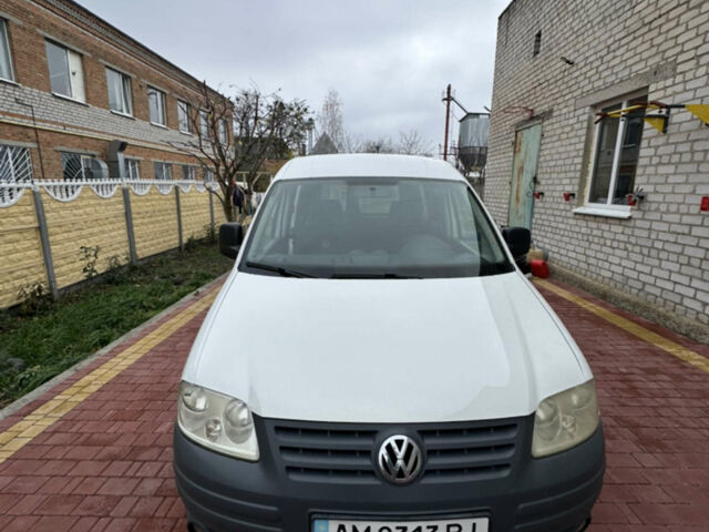 Білий Фольксваген Кадді, об'ємом двигуна 1.98 л та пробігом 388 тис. км за 5000 $, фото 1 на Automoto.ua