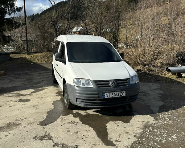 Белый Фольксваген Кадди, объемом двигателя 1.4 л и пробегом 320 тыс. км за 3950 $, фото 1 на Automoto.ua
