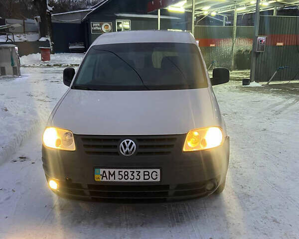 Белый Фольксваген Кадди, объемом двигателя 1.9 л и пробегом 370 тыс. км за 4400 $, фото 1 на Automoto.ua