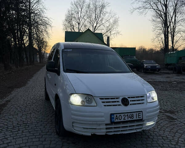 Білий Фольксваген Кадді, об'ємом двигуна 1.97 л та пробігом 305 тис. км за 5200 $, фото 1 на Automoto.ua