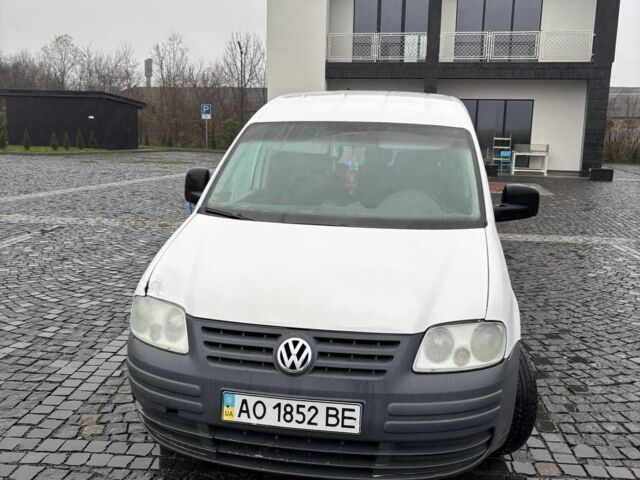 Белый Фольксваген Кадди, объемом двигателя 0 л и пробегом 320 тыс. км за 3000 $, фото 1 на Automoto.ua