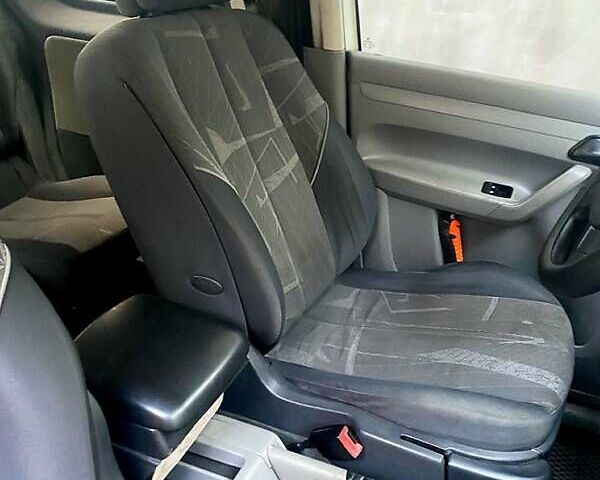 Белый Фольксваген Кадди, объемом двигателя 1.9 л и пробегом 288 тыс. км за 7600 $, фото 1 на Automoto.ua