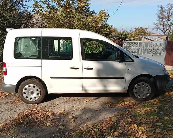 Белый Фольксваген Кадди, объемом двигателя 2 л и пробегом 278 тыс. км за 5990 $, фото 1 на Automoto.ua
