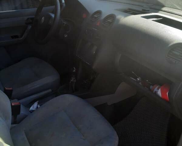 Белый Фольксваген Кадди, объемом двигателя 1.9 л и пробегом 300 тыс. км за 4200 $, фото 1 на Automoto.ua