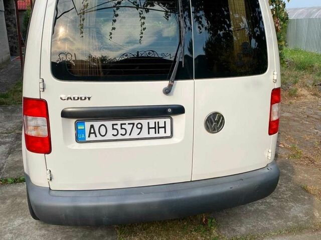 Белый Фольксваген Кадди, объемом двигателя 1.97 л и пробегом 320 тыс. км за 5500 $, фото 1 на Automoto.ua
