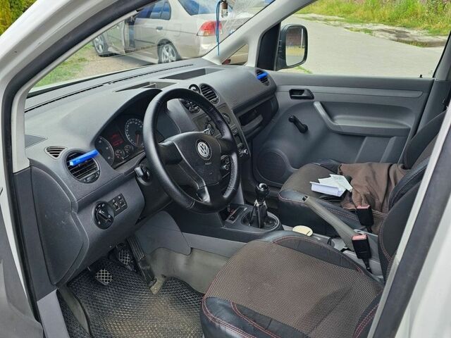 Білий Фольксваген Кадді, об'ємом двигуна 1.97 л та пробігом 273 тис. км за 5000 $, фото 1 на Automoto.ua