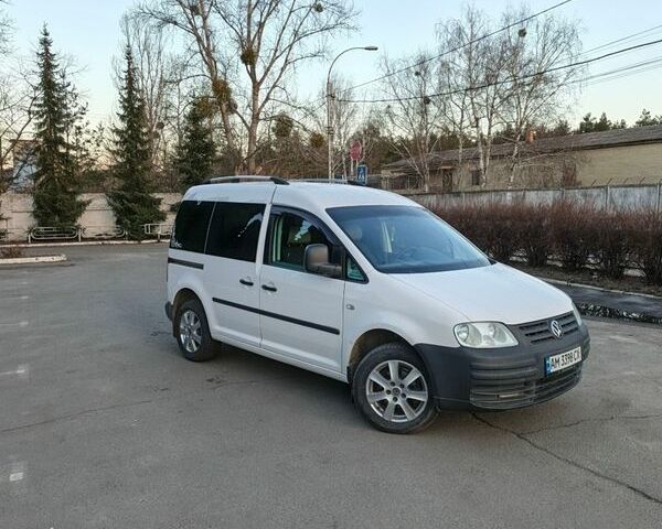 Білий Фольксваген Кадді, об'ємом двигуна 1.97 л та пробігом 300 тис. км за 5700 $, фото 1 на Automoto.ua