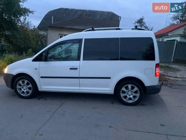Белый Фольксваген Кадди, объемом двигателя 1.39 л и пробегом 246 тыс. км за 5000 $, фото 1 на Automoto.ua