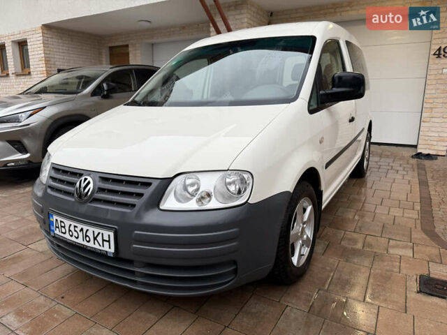Белый Фольксваген Кадди, объемом двигателя 2 л и пробегом 184 тыс. км за 7550 $, фото 1 на Automoto.ua