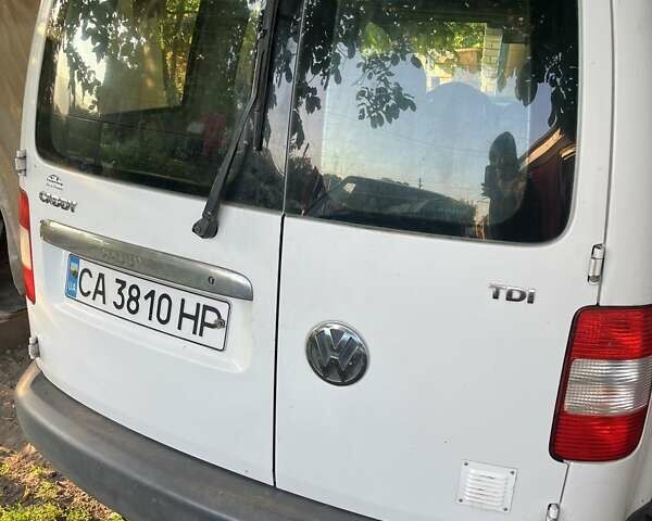 Белый Фольксваген Кадди, объемом двигателя 1.9 л и пробегом 350 тыс. км за 4100 $, фото 1 на Automoto.ua