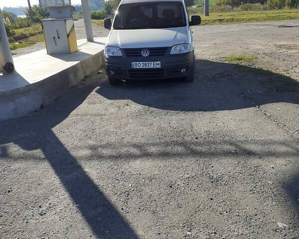 Белый Фольксваген Кадди, объемом двигателя 2 л и пробегом 198 тыс. км за 4800 $, фото 1 на Automoto.ua