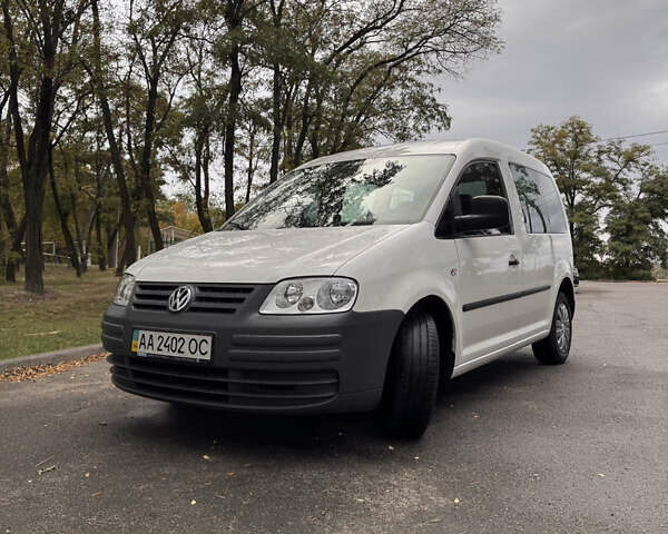 Фольксваген Кадди 2009 в Кривом Роге на Automoto.ua Белый Фольксваген Кадди, объемом двигателя 1.97 л и пробегом 240 тыс. км за 7500 $, фото 1 на Automoto.ua
