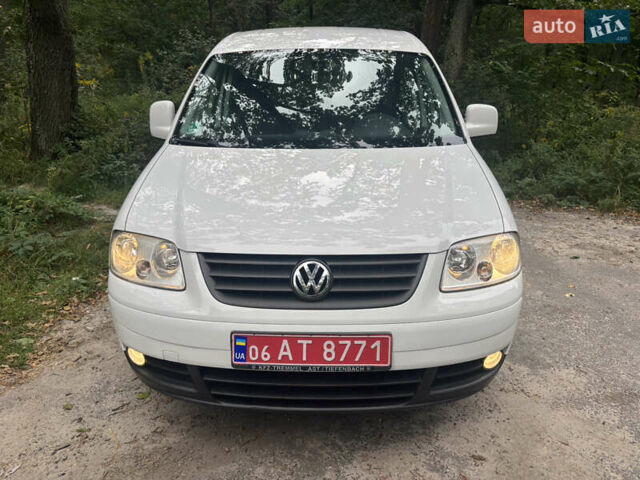 Белый Фольксваген Кадди, объемом двигателя 0 л и пробегом 206 тыс. км за 9300 $, фото 1 на Automoto.ua