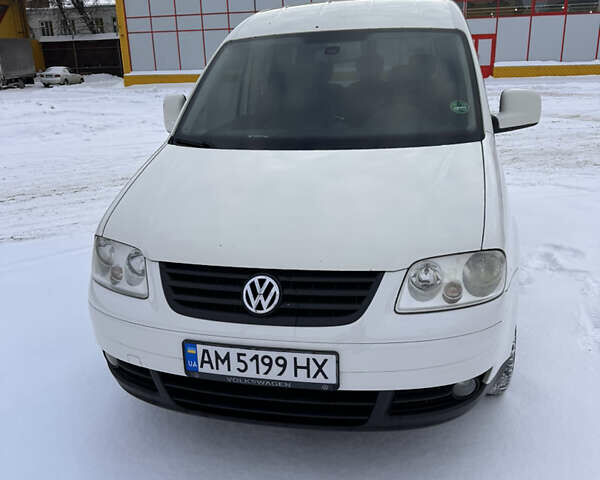 Белый Фольксваген Кадди, объемом двигателя 1.9 л и пробегом 305 тыс. км за 8000 $, фото 1 на Automoto.ua