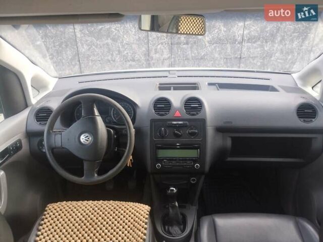 Белый Фольксваген Кадди, объемом двигателя 1.9 л и пробегом 447 тыс. км за 6900 $, фото 1 на Automoto.ua