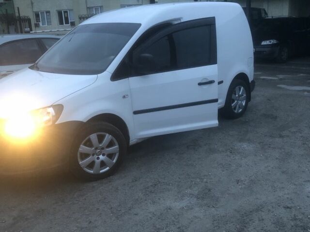 Белый Фольксваген Кадди, объемом двигателя 1.2 л и пробегом 171 тыс. км за 5400 $, фото 1 на Automoto.ua