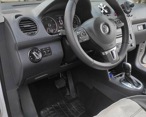 Белый Фольксваген Кадди, объемом двигателя 1.6 л и пробегом 270 тыс. км за 9500 $, фото 1 на Automoto.ua