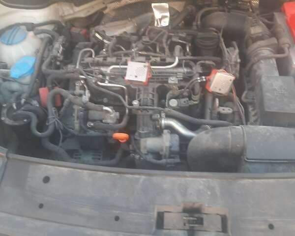 Белый Фольксваген Кадди, объемом двигателя 1.6 л и пробегом 167 тыс. км за 8000 $, фото 1 на Automoto.ua