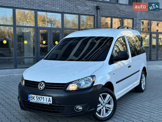 Білий Фольксваген Кадді, об'ємом двигуна 1.6 л та пробігом 321 тис. км за 8400 $, фото 1 на Automoto.ua