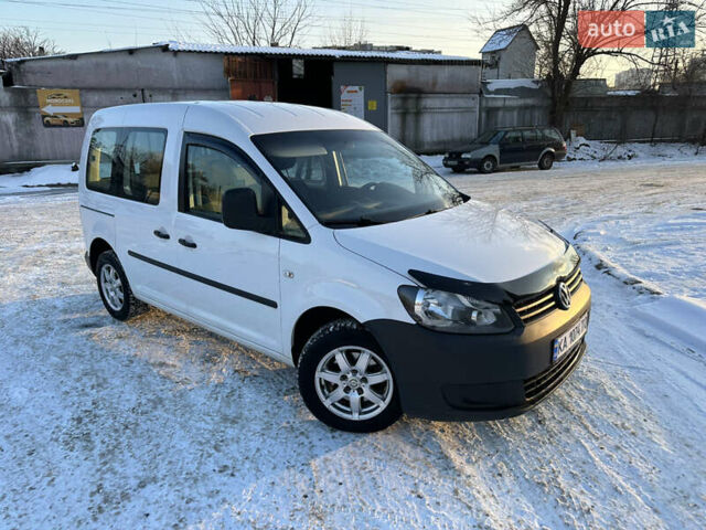 Белый Фольксваген Кадди, объемом двигателя 1.6 л и пробегом 220 тыс. км за 10600 $, фото 1 на Automoto.ua