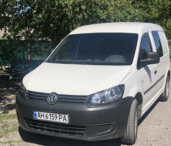 Белый Фольксваген Кадди, объемом двигателя 1.6 л и пробегом 270 тыс. км за 9000 $, фото 1 на Automoto.ua