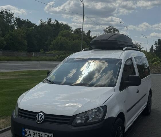 Білий Фольксваген Кадді, об'ємом двигуна 1.6 л та пробігом 151 тис. км за 9355 $, фото 1 на Automoto.ua