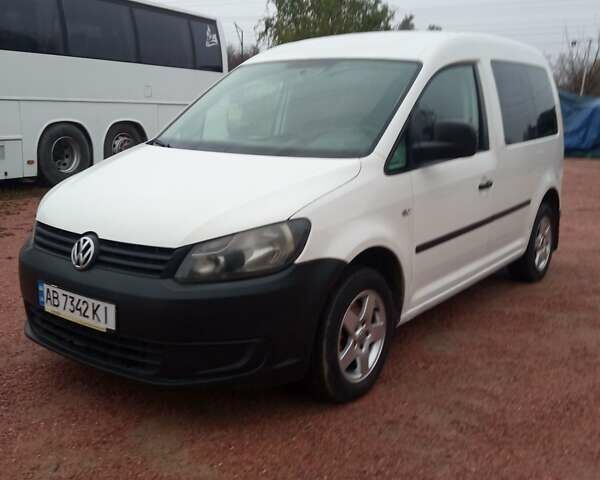 Белый Фольксваген Кадди, объемом двигателя 1.2 л и пробегом 280 тыс. км за 6000 $, фото 1 на Automoto.ua