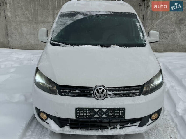 Белый Фольксваген Кадди, объемом двигателя 2 л и пробегом 235 тыс. км за 8200 $, фото 1 на Automoto.ua