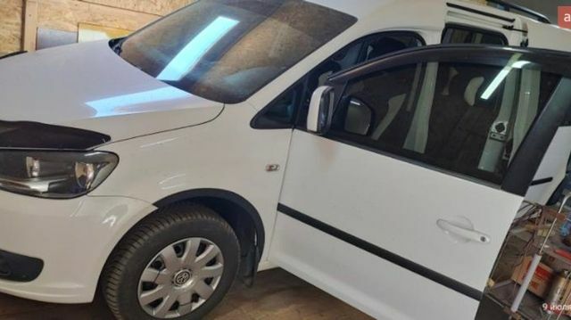 Білий Фольксваген Кадді, об'ємом двигуна 1.6 л та пробігом 220 тис. км за 10300 $, фото 1 на Automoto.ua