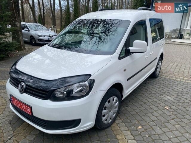 Белый Фольксваген Кадди, объемом двигателя 1.6 л и пробегом 258 тыс. км за 9700 $, фото 1 на Automoto.ua