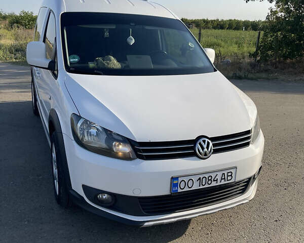 Белый Фольксваген Кадди, объемом двигателя 1.6 л и пробегом 348 тыс. км за 13700 $, фото 1 на Automoto.ua