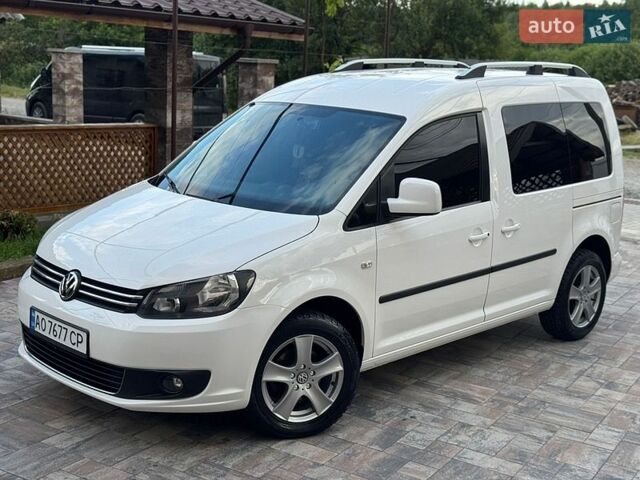 Білий Фольксваген Кадді, об'ємом двигуна 1.6 л та пробігом 280 тис. км за 9900 $, фото 1 на Automoto.ua
