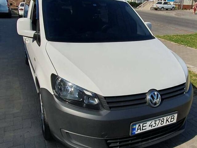 Белый Фольксваген Кадди, объемом двигателя 1.6 л и пробегом 346 тыс. км за 11800 $, фото 1 на Automoto.ua