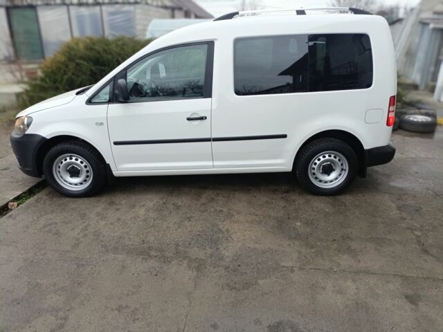 Белый Фольксваген Кадди, объемом двигателя 1.6 л и пробегом 265 тыс. км за 9500 $, фото 1 на Automoto.ua