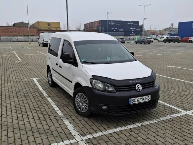 Белый Фольксваген Кадди, объемом двигателя 1.6 л и пробегом 315 тыс. км за 9200 $, фото 1 на Automoto.ua