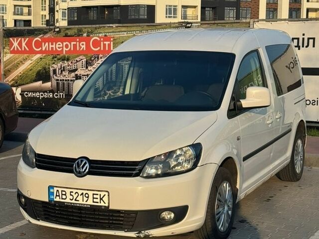 Белый Фольксваген Кадди, объемом двигателя 1.6 л и пробегом 255 тыс. км за 10900 $, фото 1 на Automoto.ua