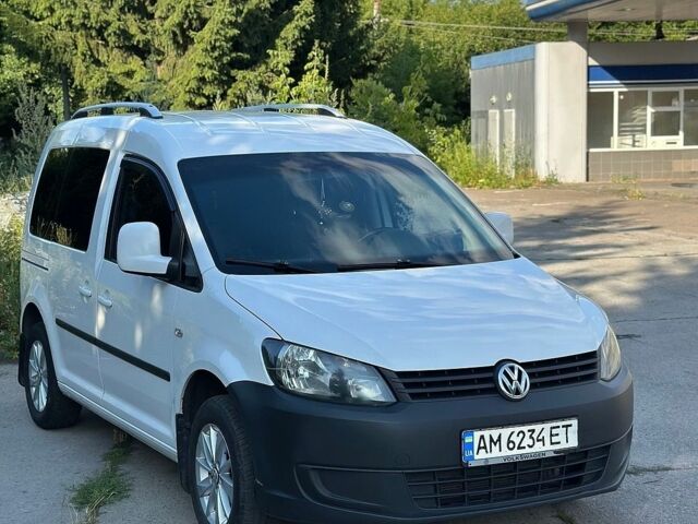 Белый Фольксваген Кадди, объемом двигателя 1.6 л и пробегом 276 тыс. км за 10800 $, фото 1 на Automoto.ua
