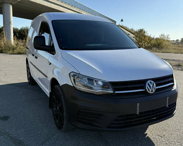 Белый Фольксваген Кадди, объемом двигателя 1.6 л и пробегом 206 тыс. км за 9499 $, фото 1 на Automoto.ua