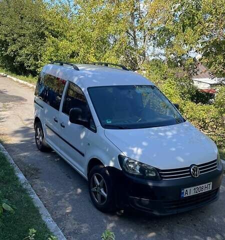 Белый Фольксваген Кадди, объемом двигателя 1.6 л и пробегом 180 тыс. км за 10600 $, фото 1 на Automoto.ua