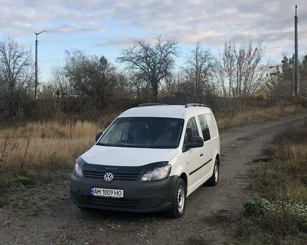Белый Фольксваген Кадди, объемом двигателя 1.6 л и пробегом 220 тыс. км за 11600 $, фото 1 на Automoto.ua