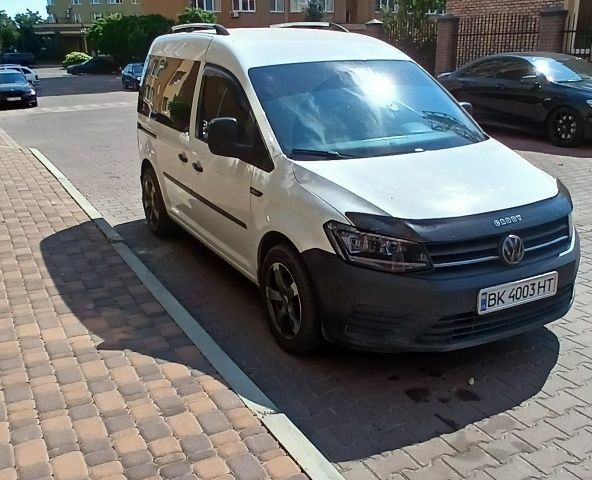 Белый Фольксваген Кадди, объемом двигателя 1.6 л и пробегом 270 тыс. км за 12400 $, фото 1 на Automoto.ua