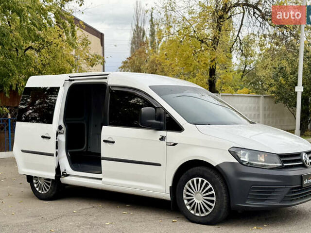 Белый Фольксваген Кадди, объемом двигателя 1.97 л и пробегом 205 тыс. км за 9699 $, фото 1 на Automoto.ua