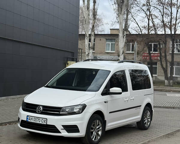 Белый Фольксваген Кадди, объемом двигателя 1.97 л и пробегом 240 тыс. км за 16900 $, фото 1 на Automoto.ua