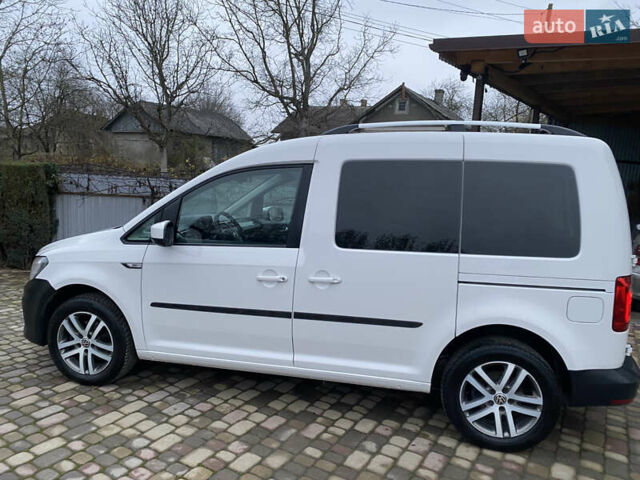 Белый Фольксваген Кадди, объемом двигателя 2 л и пробегом 260 тыс. км за 13900 $, фото 1 на Automoto.ua