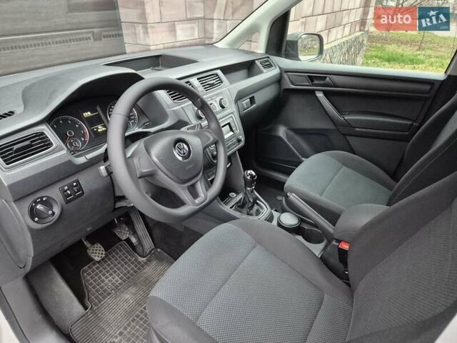 Белый Фольксваген Кадди, объемом двигателя 1.6 л и пробегом 126 тыс. км за 14300 $, фото 1 на Automoto.ua