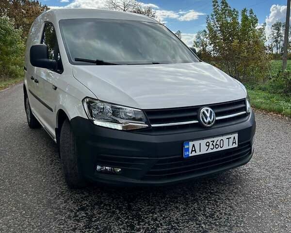 Белый Фольксваген Кадди, объемом двигателя 1.97 л и пробегом 185 тыс. км за 18700 $, фото 1 на Automoto.ua