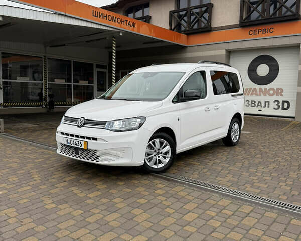Белый Фольксваген Кадди, объемом двигателя 2 л и пробегом 240 тыс. км за 22500 $, фото 1 на Automoto.ua